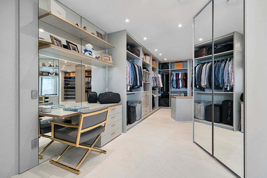 Walk-in closet